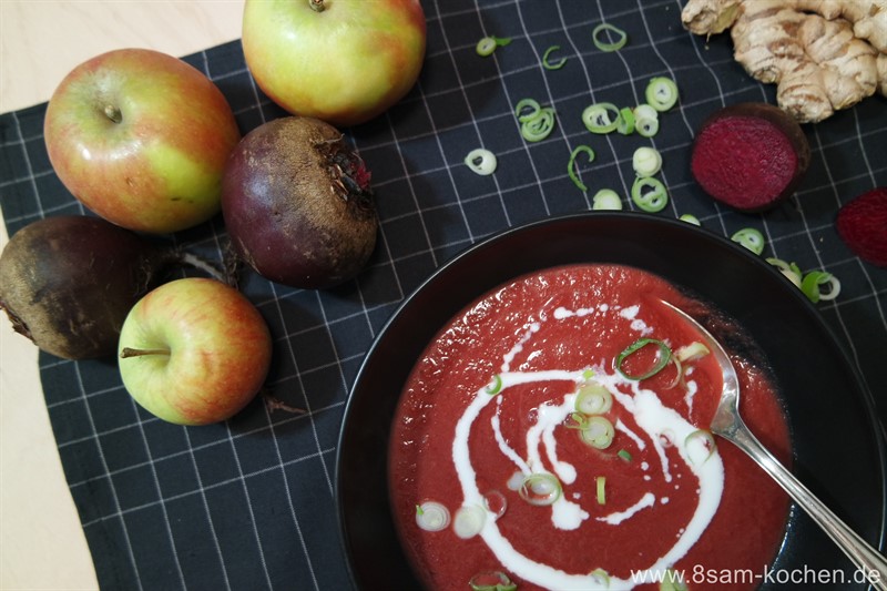 SUPPE: heiß, salzig, süß, bunt und lecker. Rote-Bete-Suppe mit Ingwer sieht toll aus, ist lecker und schnell auf dem Tisch.