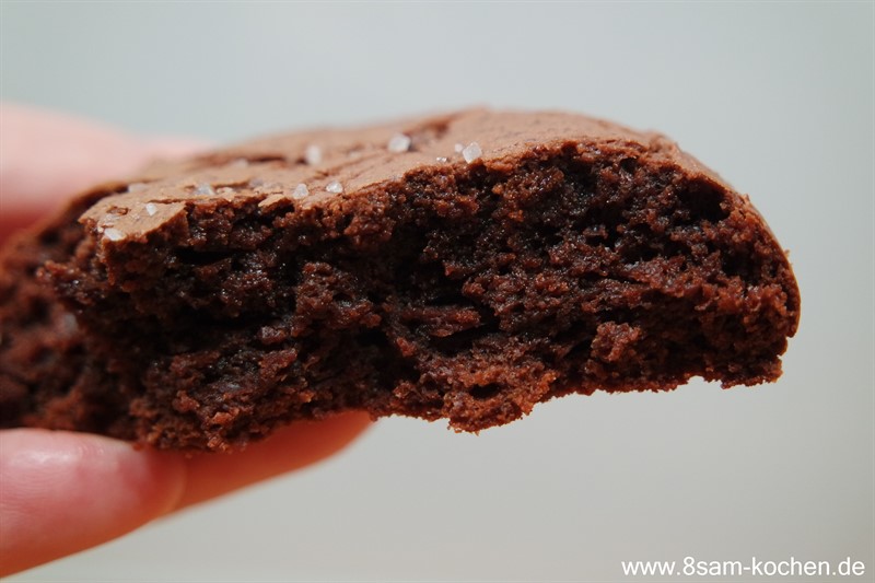 Was gibt es Schöneres als die Vermählung von Keks und Brownie. Hier findest Du ein einfaches Rezept für leckere Brownie-Cookies.