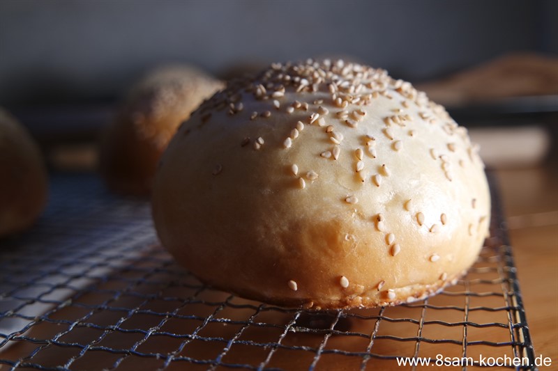 Erprobtes Rezept für perfekte Burger buns. Diese Buns sind so lecker, dass sie selbst zum Frühstück schmecken.